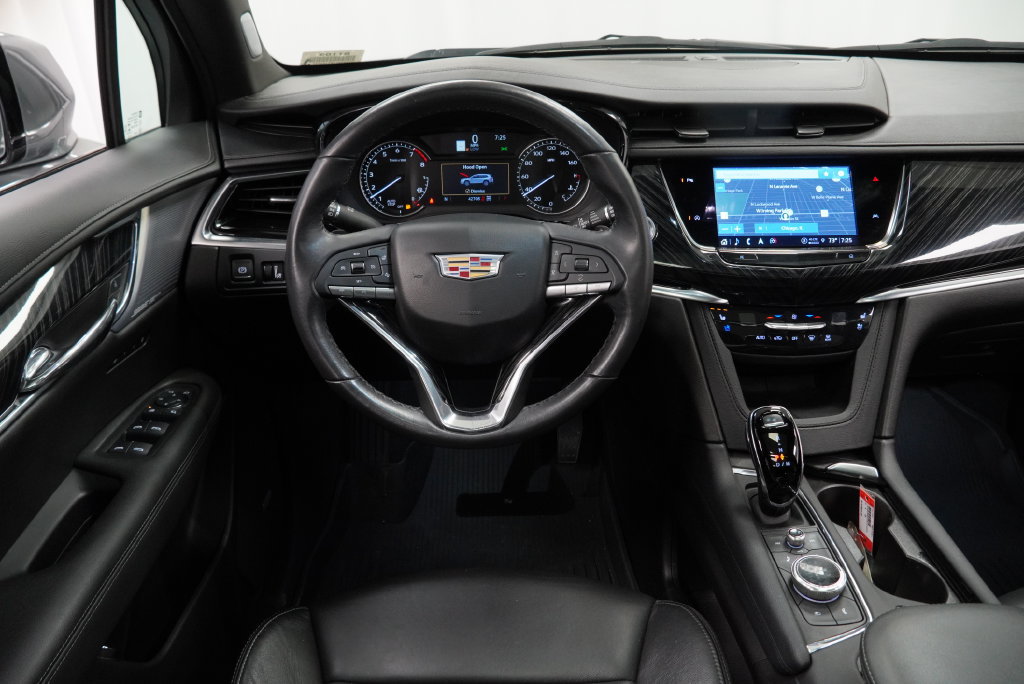Certified 2023 Cadillac XT6 Premium Luxury AWD/4WD image 16