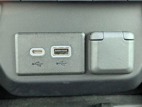 Used 2019 Chevrolet Silverado 1500 High Country w/ Z71 Off-Road Package image 27