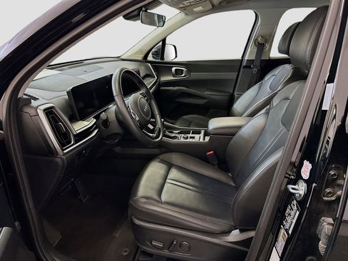 Used 2024 Kia Sorento S image 13