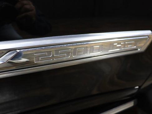 Used 2024 Chevrolet Silverado 2500 High Country w/ High Country Premium Package image 10