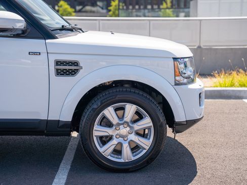 Used 2014 Land Rover LR4 HSE AWD/4WD image 9