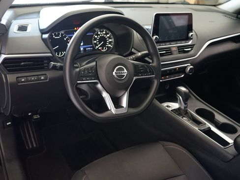 Used 2019 Nissan Altima 2.5 S FWD image 2