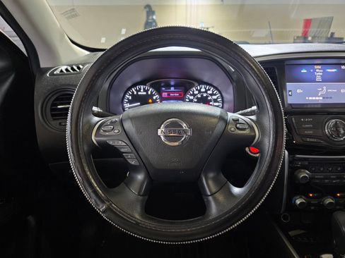 Used 2019 Nissan Pathfinder S FWD image 21