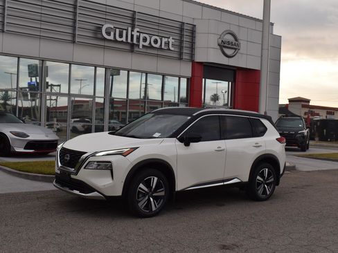 Certified 2023 Nissan Rogue Platinum w/ Platinum Premium Package image 2