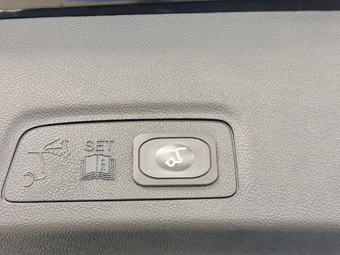 Used 2019 Lincoln MKC Reserve w/ MKC Climate Package FWD image 33