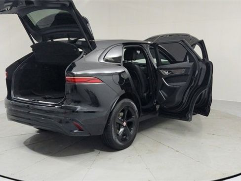 Used 2021 Jaguar F-PACE S image 10