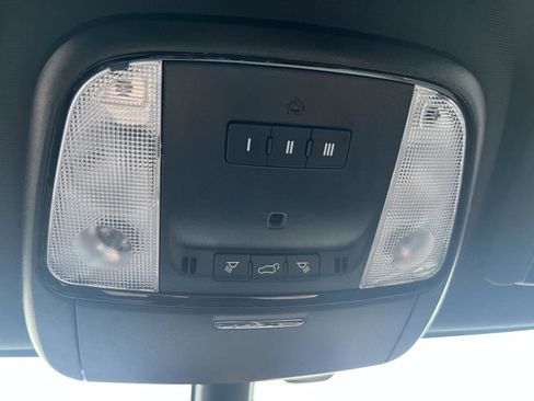 Used 2025 Dodge Durango GT image 33