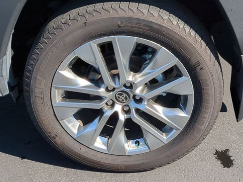 Used 2024 Toyota RAV4 XLE Premium image 10