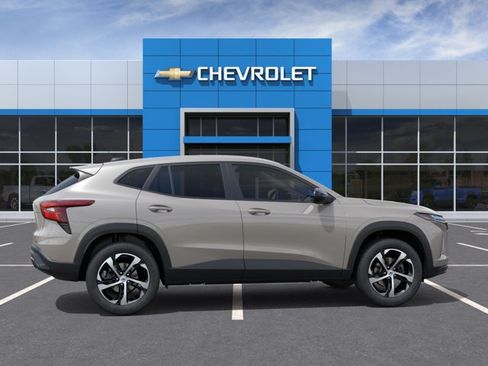 New 2026 Chevrolet Trax RS w/ Driver Confidence Package FWD image 5