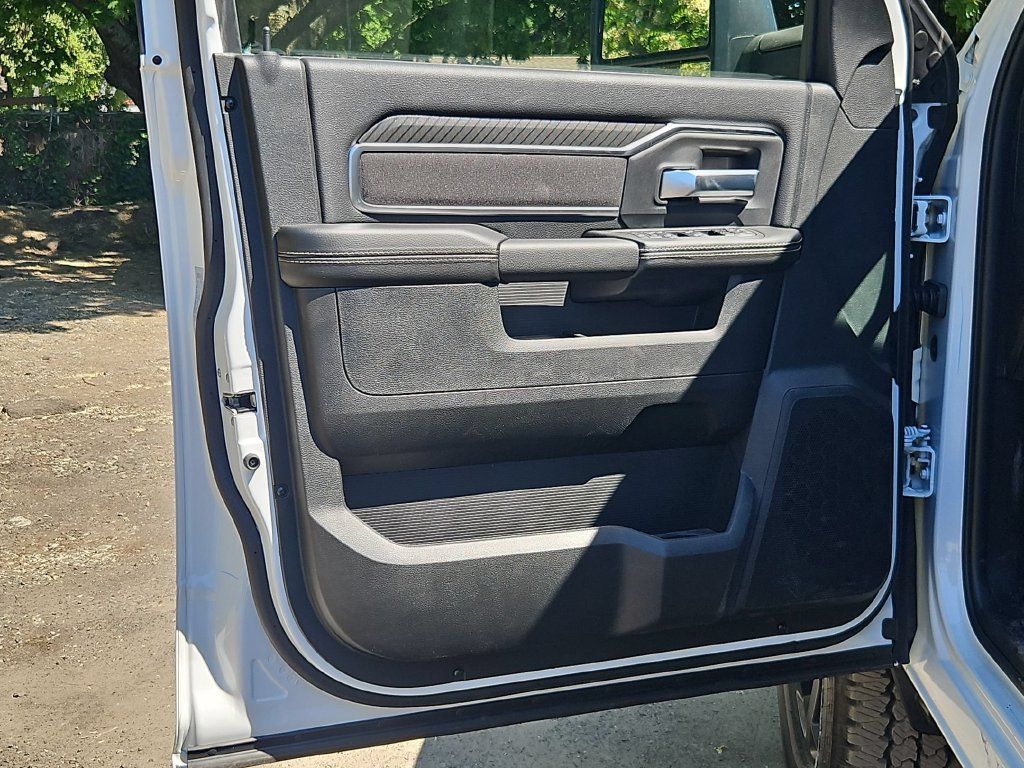 New 2026 RAM 2500 Big Horn AWD/4WD image 11