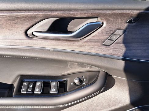 Certified 2023 Jeep Grand Cherokee Overland w/ Luxury Tech Group IV image 29