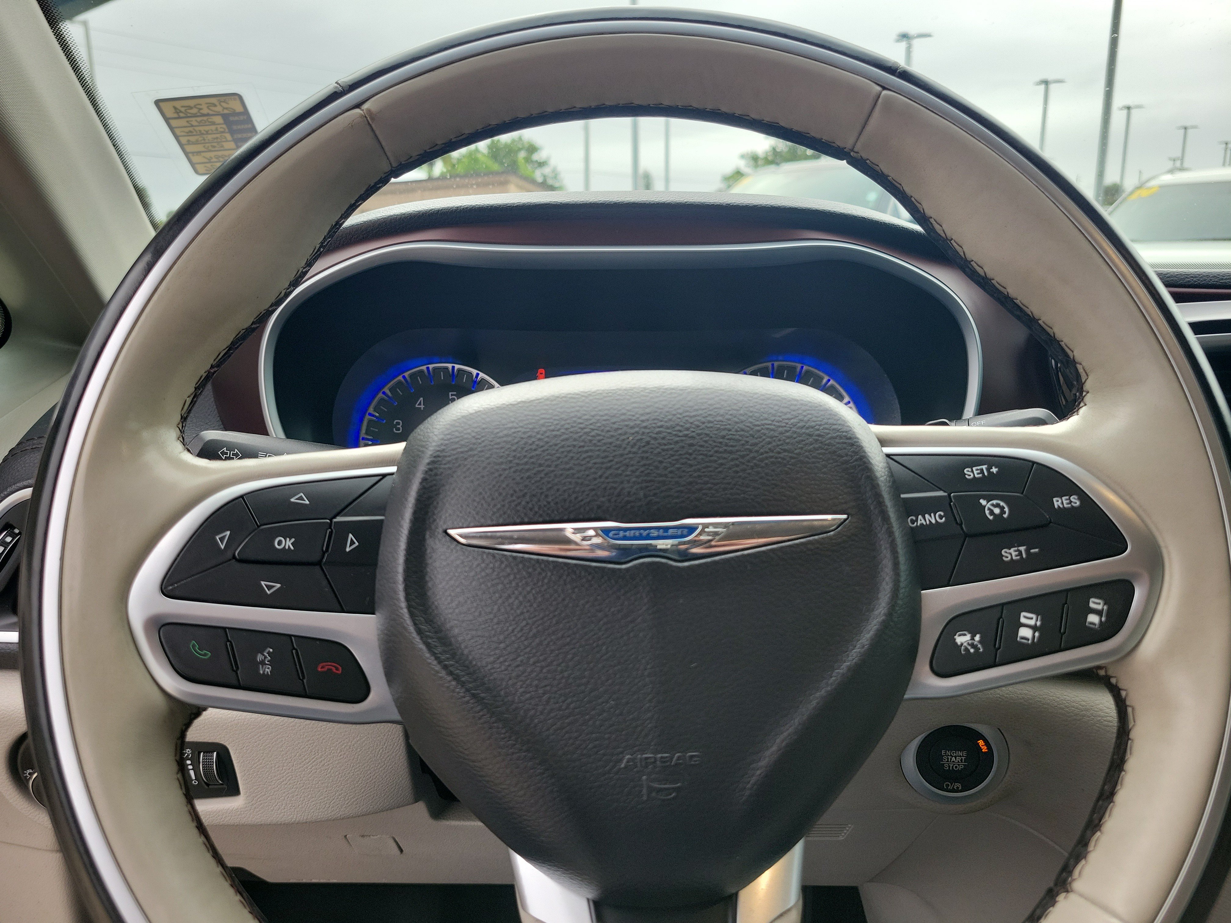 Used 2017 Chrysler Pacifica Limited w/ UConnect Theater Package FWD image 22