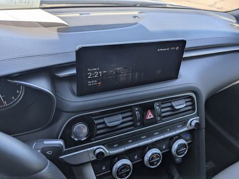 Used 2023 Genesis G70 2.0T image 25