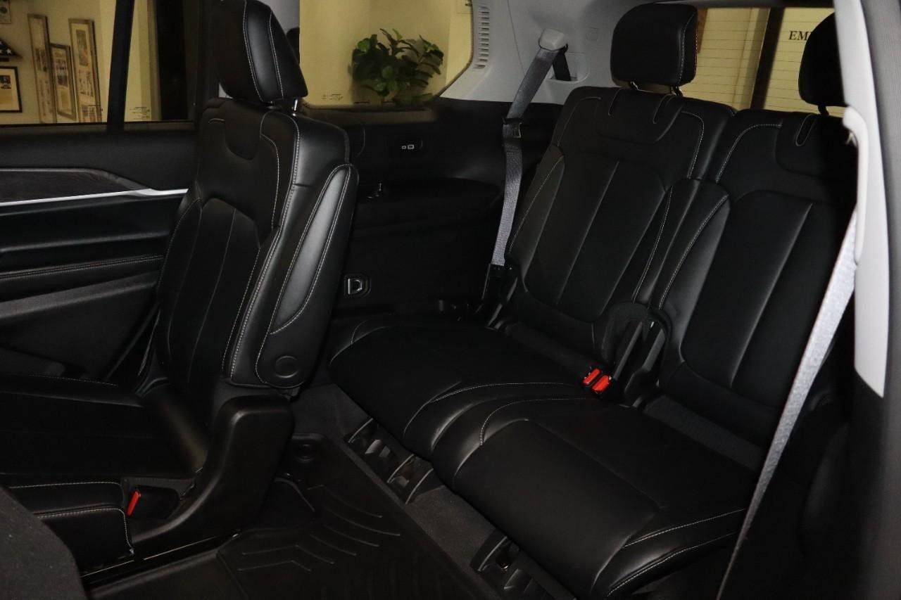 Used 2021 Jeep Grand Cherokee L Limited AWD/4WD image 30