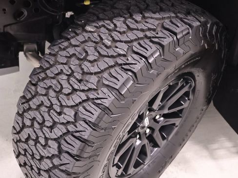 Certified 2025 Ford F150 Raptor AWD/4WD image 52