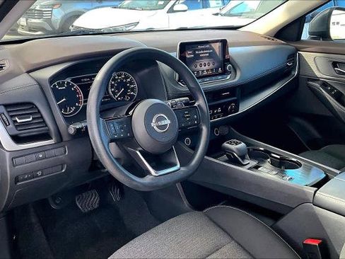 Certified 2023 Nissan Rogue SV image 17