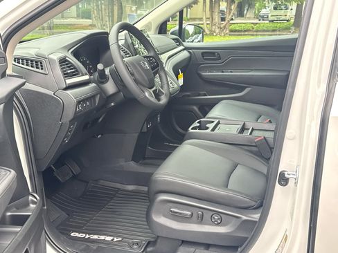 New 2026 Honda Odyssey EX-L image 9