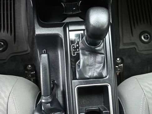 Used 2022 Toyota Tacoma SR AWD/4WD image 18