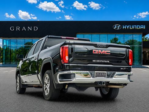 Used 2025 GMC Sierra 1500 SLT AWD/4WD image 4