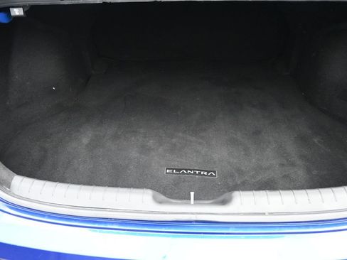 Used 2025 Hyundai Elantra SE image 14