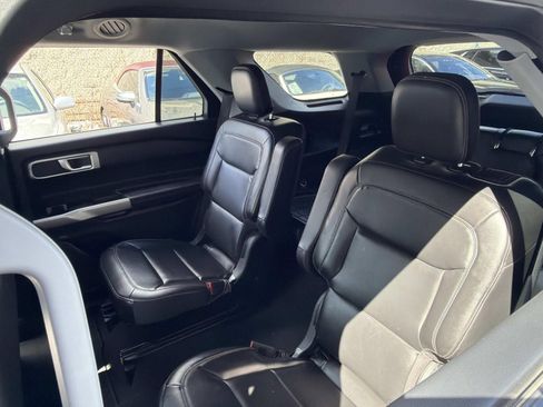 Used 2022 Ford Explorer XLT w/ Equipment Group 202A image 21