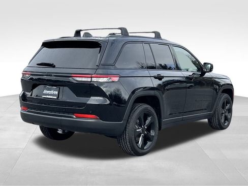 Used 2023 Jeep Grand Cherokee Altitude image 7