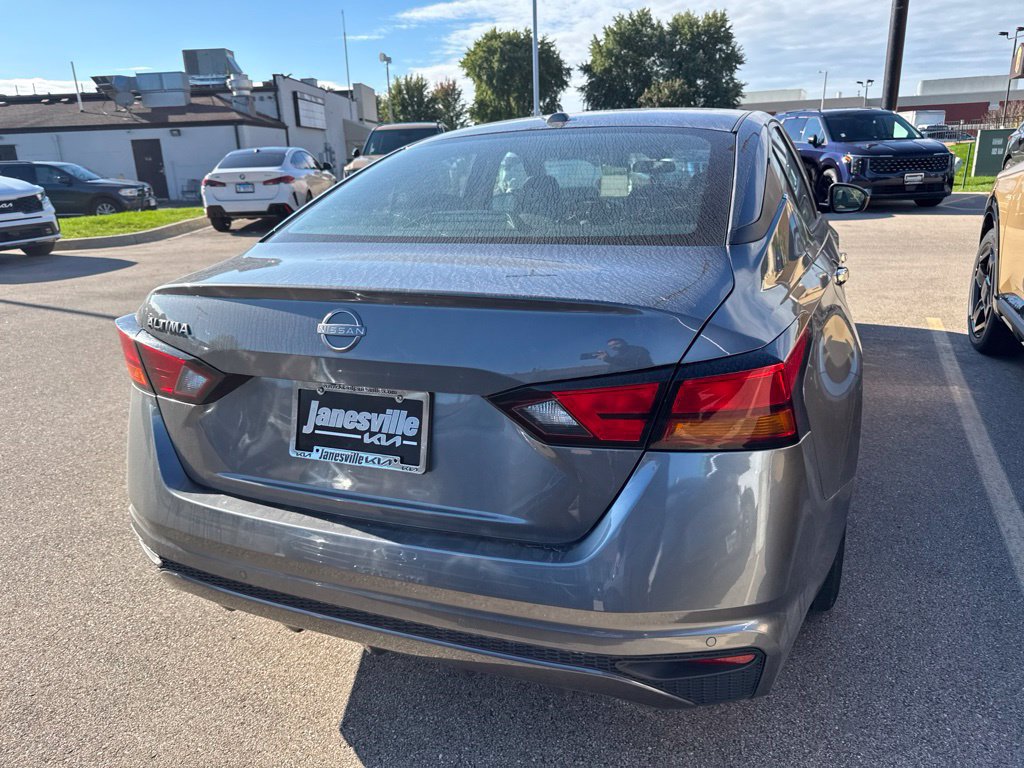 Used 2025 Nissan Altima 2.5 SV FWD image 4