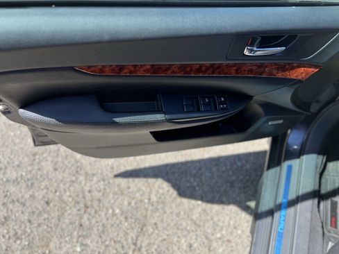 Used 2011 Subaru Outback 3.6R Limited w/ PWR Moonroof Pkg AWD/4WD image 23