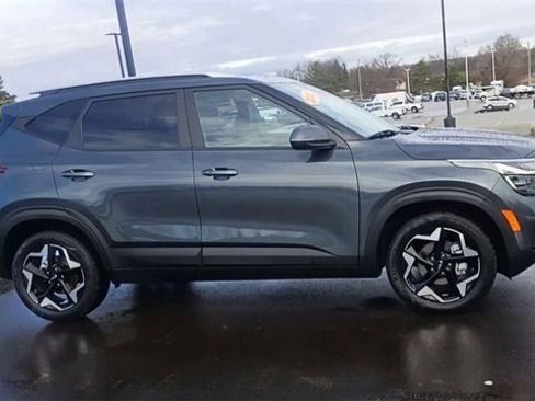 Certified 2025 Kia Seltos S image 4