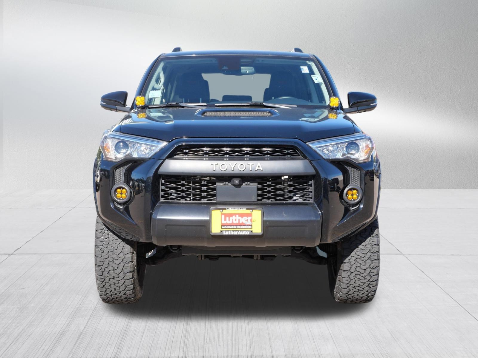 Used 2022 Toyota 4Runner TRD Off-Road Premium AWD/4WD image 2