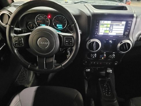 Used 2016 Jeep Wrangler Rubicon w/ Power Convenience Group AWD/4WD image 22