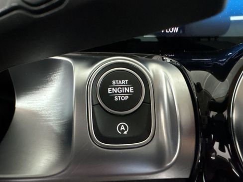 Used 2022 Mercedes-Benz GLB 250 image 17