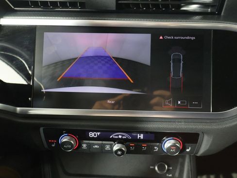 Used 2025 Audi Q3 2.0T Premium image 45