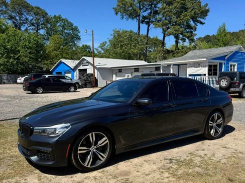 Used 2019 BMW 740i w/ Executive Package RWD image 5