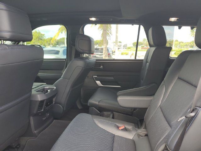Used 2025 Toyota Sequoia Platinum AWD/4WD image 10