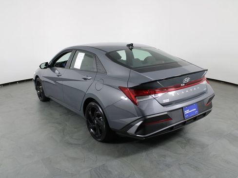 Used 2026 Hyundai Elantra SEL FWD image 16