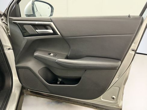 Used 2024 Mitsubishi Outlander SE image 35
