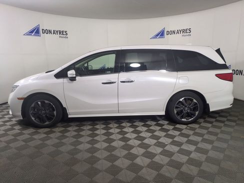 Certified 2024 Honda Odyssey Elite image 2