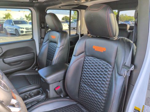Used 2023 Jeep Gladiator Mojave w/ Cold Weather Group AWD/4WD image 25