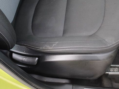 Used 2017 Kia Soul + image 19