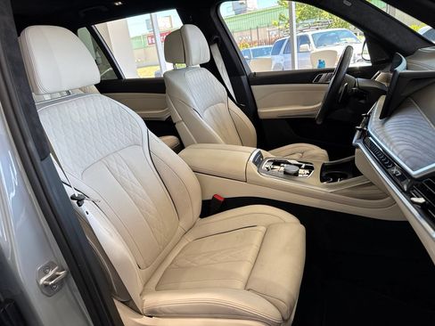 Used 2024 BMW X7 xDrive40i w/ M Sport Package AWD/4WD image 54