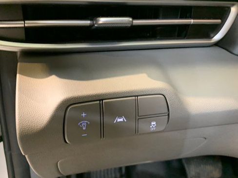 Used 2022 Hyundai Elantra SEL w/ Convenience + Premium Package image 18