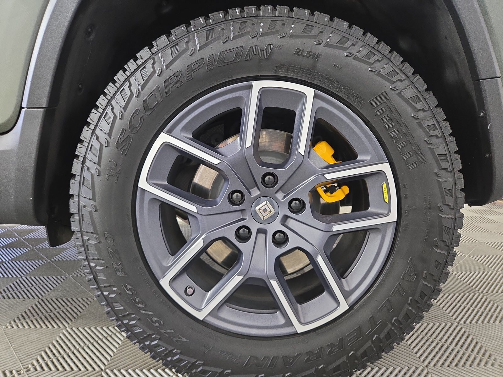 Used 2022 Rivian R1T Launch Edition AWD/4WD image 10