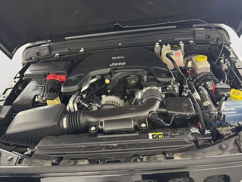 Used 2018 Jeep Wrangler Unlimited Sport S image 10