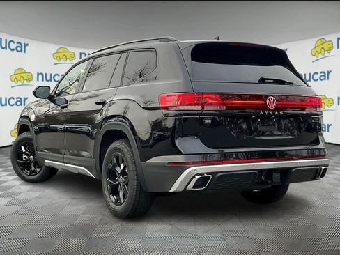 New 2026 Volkswagen Atlas Peak Edition image 5