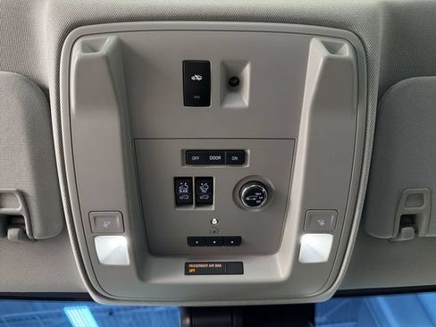 Used 2018 GMC Yukon Denali w/ Denali Ultimate Package AWD/4WD image 22