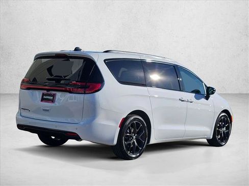 New 2026 Chrysler Pacifica Select w/ S Appearance Package FWD image 2
