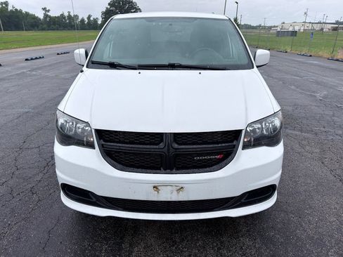 Used 2017 Dodge Grand Caravan SE FWD image 18