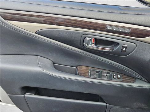 Used 2014 Lexus LS 460 w/ Comfort Package RWD image 6