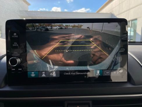 Used 2025 Honda Pilot EX-L image 17